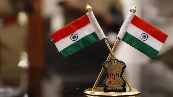 Indische Flagge Auf Einem Tisch — Stockfoto
