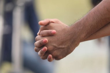 Aşıkların Ellerinin Yakınlığı