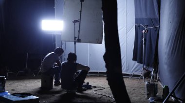 Işıklı hafif adam silueti