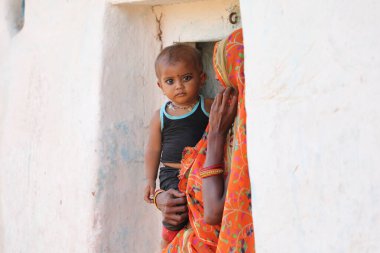 Poor Mother and kid Hyderabad India 2nd Aug 2022