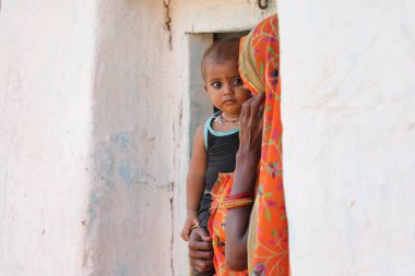 Poor Mother and kid Hyderabad India 2nd Aug 2022