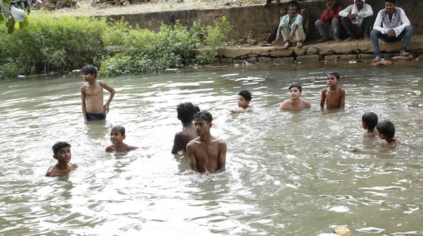 Kinderen Spelen Water — Stockfoto