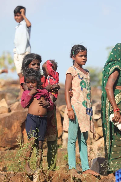 Indian Poor Children Watching Hyderabad India 2Nd Aug 2022 — Stockfoto