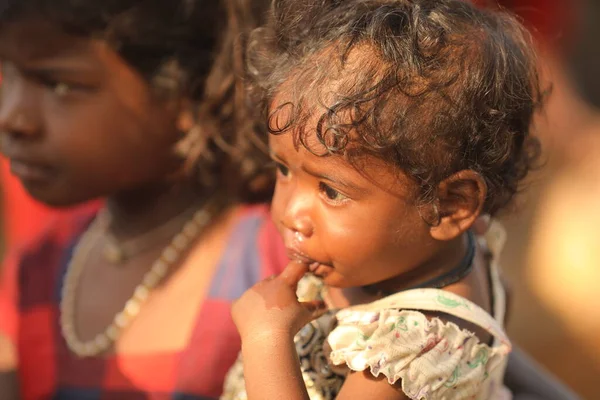 Индийские Бедные Дети Смотрят Хайдарабад Индия Августа 2022 Года — стоковое фото