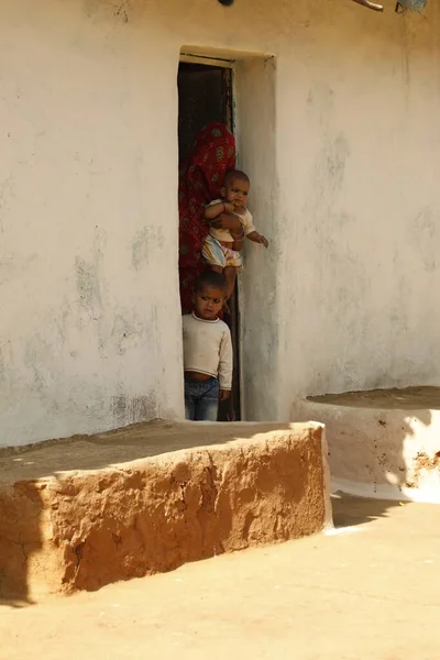 Poor Mother Kid Hyderabad India 2Nd Aug 2022 — Fotografia de Stock