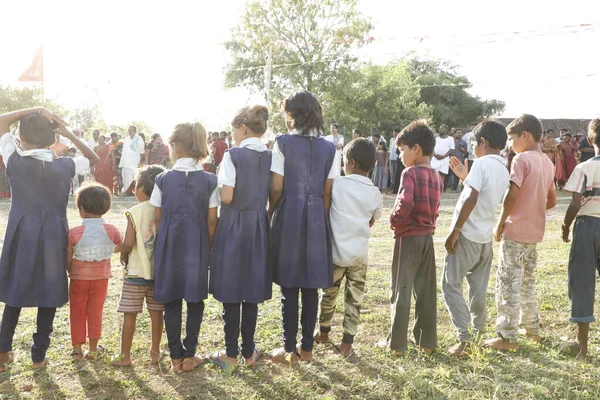 Indian Poor Children Watching Hyderabad India 2Nd Aug 2022 — Foto de Stock