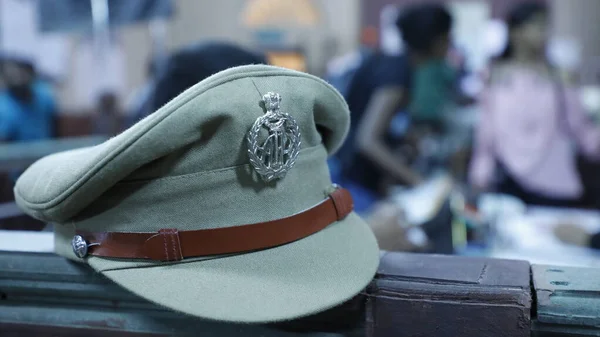 Indian Police Hat Table — Stock Photo, Image