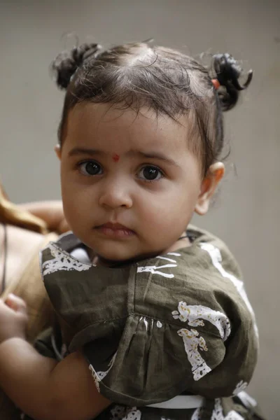 Cute Indian Girl Mother Hyderabad India 2Nd Aug 2022 — Zdjęcie stockowe