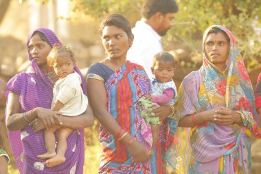 Indian poor Mother and child watching Hyderabad India 2nd Aug 2022
