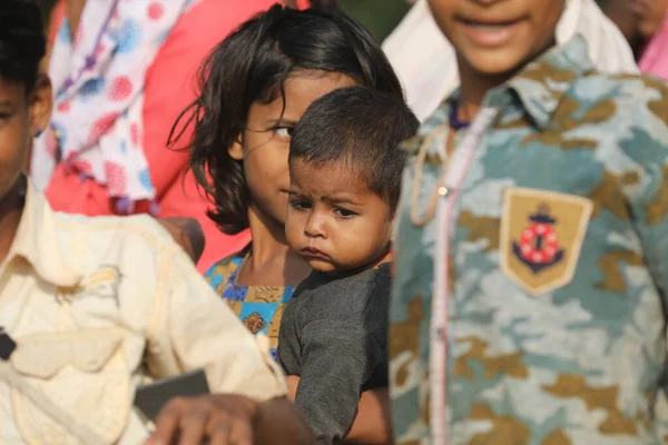 Indian Poor Children Watching Hyderabad India 2Nd Aug 2022 — Zdjęcie stockowe