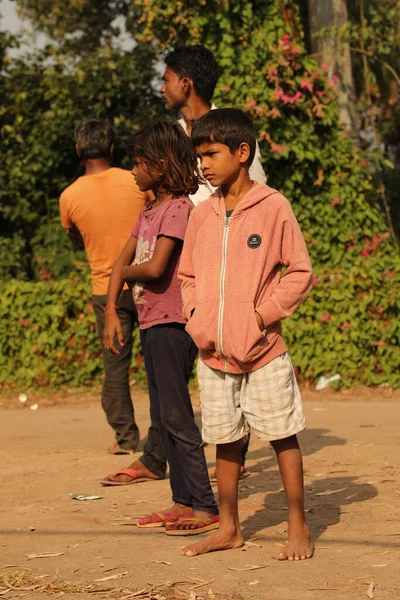 Indian Poor Children Watching Hyderabad India 2Nd Aug 2022 — Zdjęcie stockowe