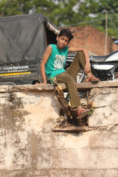 Indian Poor Children Watching Hyderabad India 2Nd Aug 2022 — Fotografia de Stock