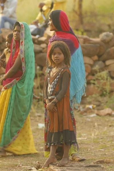 Indian Poor Mother Child Watching Hyderabad India 2Nd Aug 2022 — Stockfoto