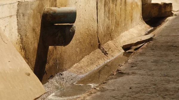 Drainage Water Flowing Pipe — Stock Photo, Image