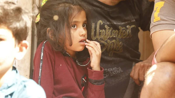 Young Indian Girl Waching Hyderabad India 2Nd Aug 2022 — Zdjęcie stockowe
