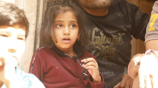 Young Indian Girl Waching Hyderabad India 2Nd Aug 2022 — Photo