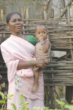 Hint Anne ve Çocuğu 22 Ağustos 2022 Hyderabad Hindistan 'ı izliyor.