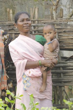 Hint Anne ve Çocuğu 22 Ağustos 2022 Hyderabad Hindistan 'ı izliyor.