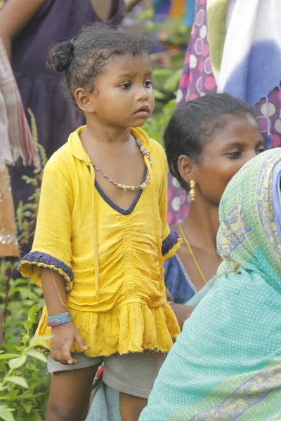 Индийская Мать Ребенок Смотрят Августа 2022 Года Хайдарабад Индия — стоковое фото