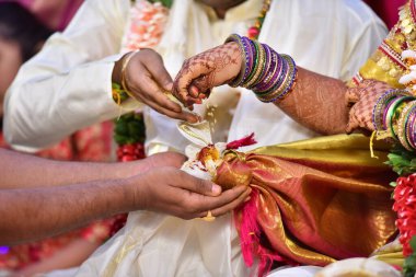 Geleneksel Hindu düğün töreni