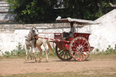 Hyderabad Hindistan 'daki işyerindeki insanlar 25 Ağustos 2022