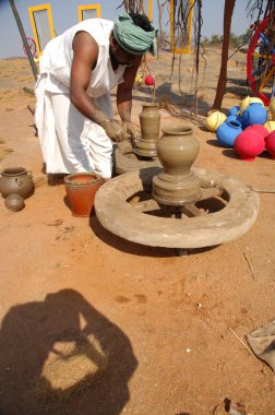 Man Pots İmalat 25 Ağustos 2022 Hyderabad Hindistan kırsalında