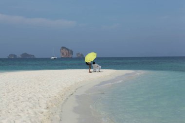 Erkek modelin şemsiyesi 25 Ağustos 2022 Hyderabad Hindistan