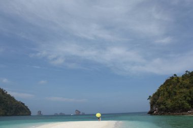 Erkek modelin şemsiyesi 25 Ağustos 2022 Hyderabad Hindistan