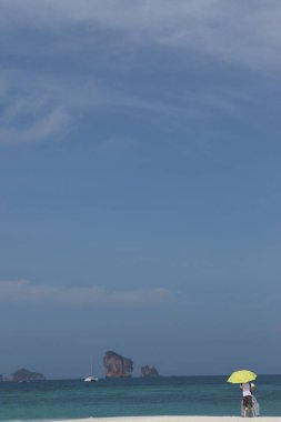 Erkek modelin şemsiyesi 25 Ağustos 2022 Hyderabad Hindistan