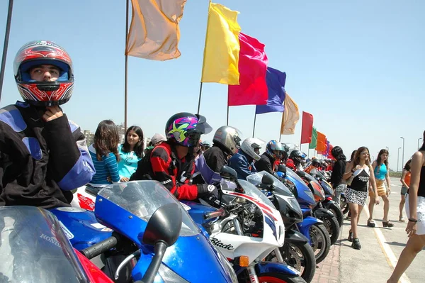 Motocicleta Jinetes Ciudad Carretera Hyderabad India Ago 2022 — Foto de Stock