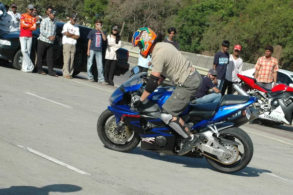 Motociclisti Sulla Strada Ago 2022 Hyderabad India — Foto Stock