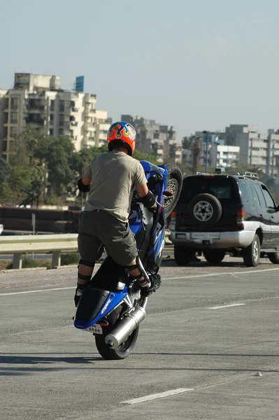 Motosiklet Sürücüleri Ağustos 2022 Hyderabad Hindistan Yolunda — Stok fotoğraf