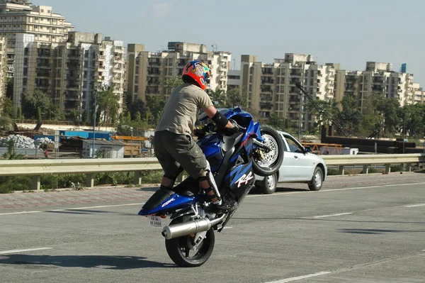 Motosiklet Sürücüleri Ağustos 2022 Hyderabad Hindistan Yolunda — Stok fotoğraf