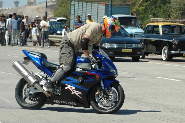 Cavaliers Moto Sur Route Ville Août 2022 Hyderabad Inde — Photo