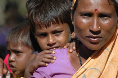 Hindistan Yoksul Anne ve Çocuğu 22 Ağustos 2022 Hyderabad Hindistan 'ı izliyor.