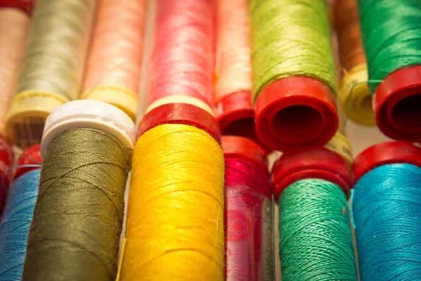 Fios de algodão coloridos — Fotografia de Stock