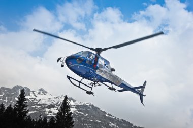 dağda bırakarak helikopter