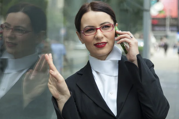 Businesswoman Talking Via Mobile — Stock Photo, Image