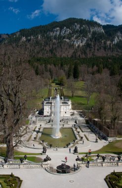 Linderhof Sarayı