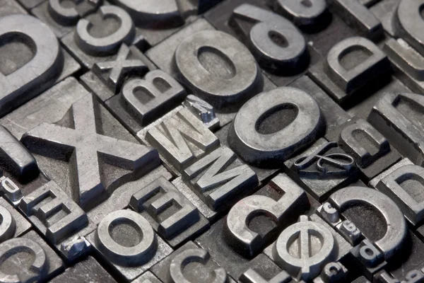 Arreglo aleatorio de letras de plomo de tipografía — Foto de Stock