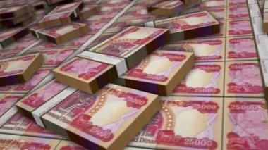 Irak Dinarı banknot döngüsü. IQD para yığınları. İş, ekonomi, bankacılık ve finans kavramı. Para paketlerinin üzerinde kamera var. Döngüsüz 3D canlandırma.