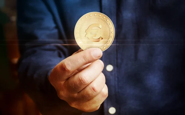 Moneta Euro Euro Simbolo Dell Moneta Oro Mano Concetto Astratto — Foto Stock