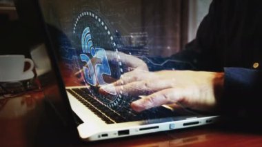 5G yüksek hızlı cep telefonu iletişimi ve iot ağ sembolü ve insan klavyesi. Eller dizüstü bilgisayarda. Ağ, siber teknoloji ve özet kavram.