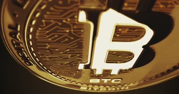 Bitcoin Btc Criptomoeda Moeda Dourada Virando Câmera Gira Torno Das — Vídeo de Stock