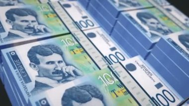 Sırp para paketi 3D animasyon döngüsü. Sırbistan 'da kusursuz finans, nakit, ekonomi, iş ve banka kavramı. Kamera 100 RSD banknot destesi üzerinde hareket ediyor.