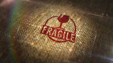 Doğal keten çuvalında kırılgan işaret damgası. Dikkatli bir nakliye ve 3 boyutlu özenle yerleştirilmiş tasarım kavramı. Döngüsüz ve kusursuz animasyon.