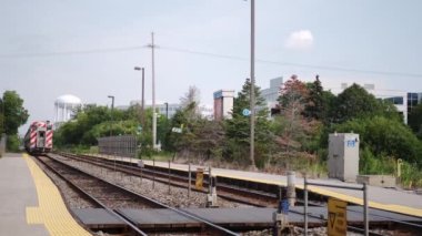 Şikago İLİNOS. ABD - Haziran 2021: Metra treni Illinois istasyonuna vardı 