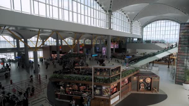 Istanbul, Turkiet - 4 sep 2021: Ny Istanbulflygplats i ombordstigningsområdet — Stockvideo