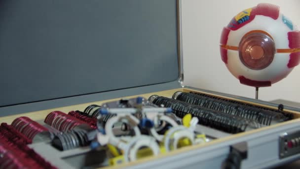 Devices for determining the condition of the eyes in the ophthalmologists office. Close up — Stock Video