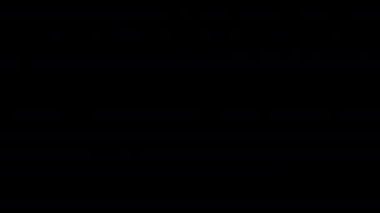 Siyah takım elbiseli bir işadamı binalara bakan büyük bir pencereye doğru yürüyor.